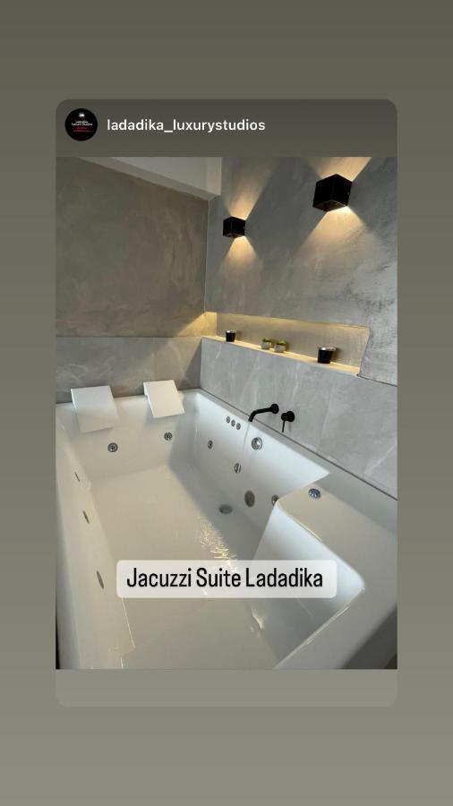 Jacuzzi Suite Ladadika Thessaloniki Buitenkant foto